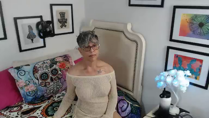 IzzyOnCam