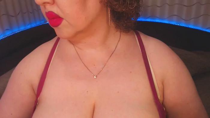 CurvyKatty40DD