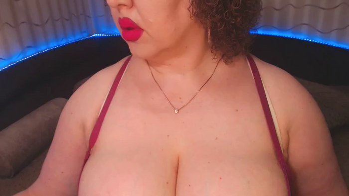 CurvyKatty40DD