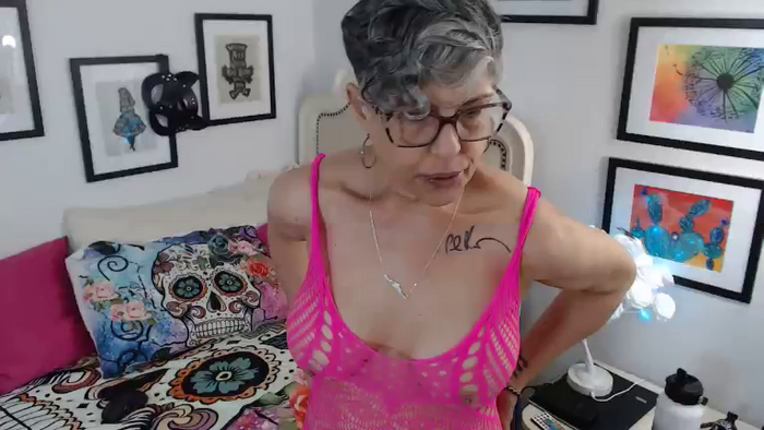 IzzyOnCam