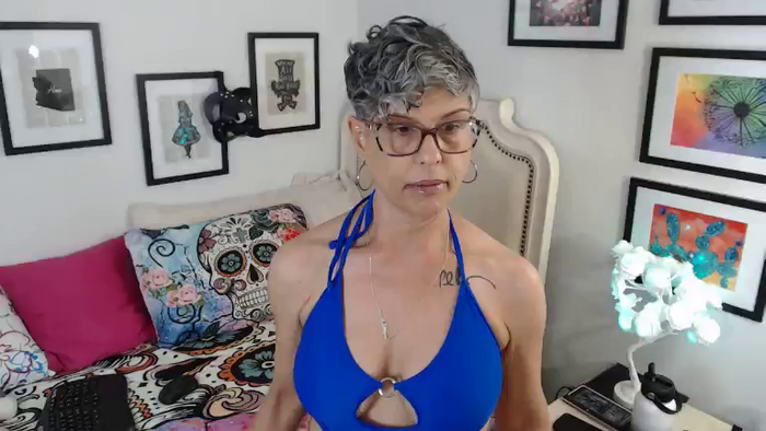 IzzyOnCam