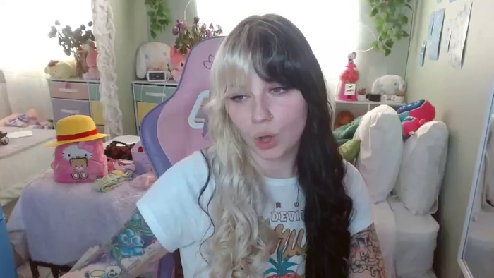 Angelina_Glass