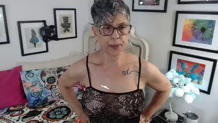 IzzyOnCam