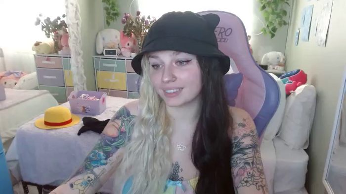 Angelina_Glass