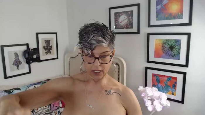IzzyOnCam