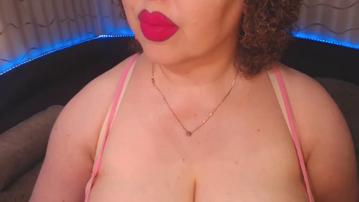 CurvyKatty40DD
