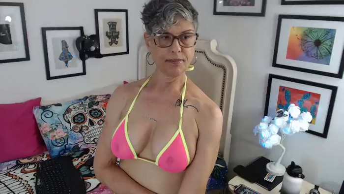 IzzyOnCam