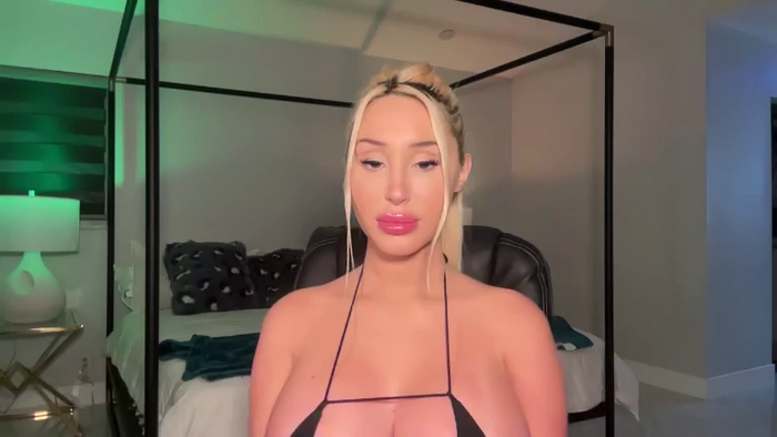 AmandaAndrewsxx