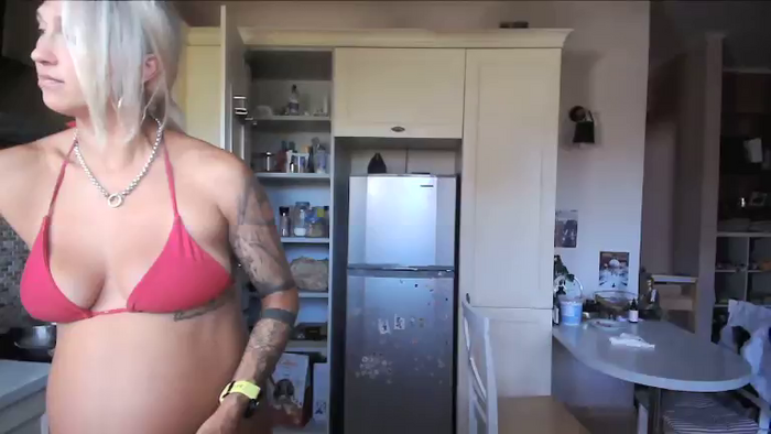 WildFitnessPregnantBabe