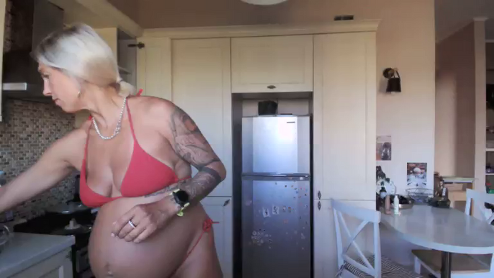 WildFitnessPregnantBabe