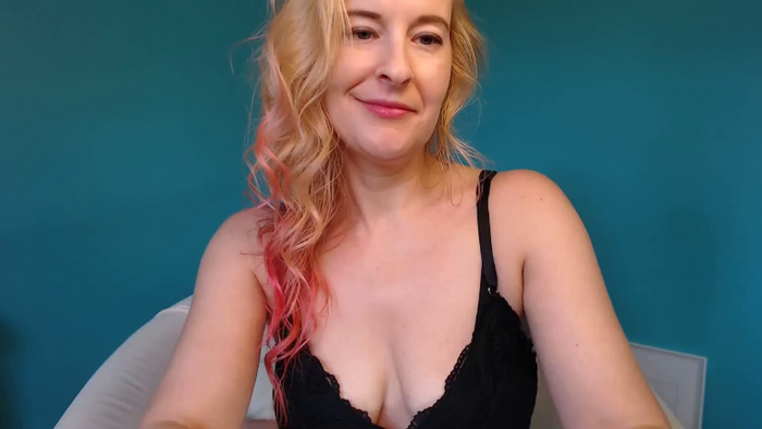 NadiaLayne