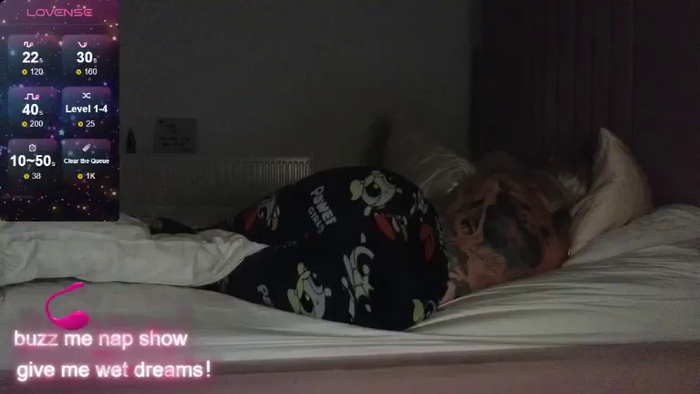 Bustyblondeharlow
