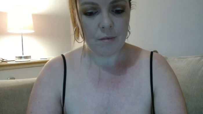CurvyCourtneyUK