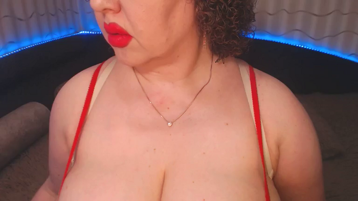 CurvyKatty40DD