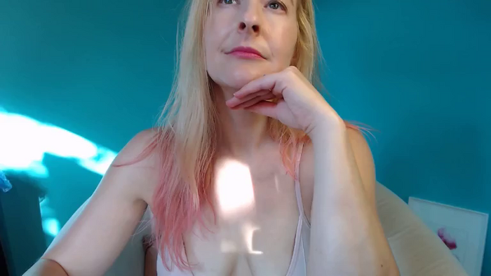 NadiaLayne