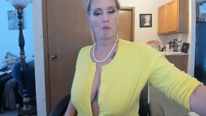 Hottyhousewife18