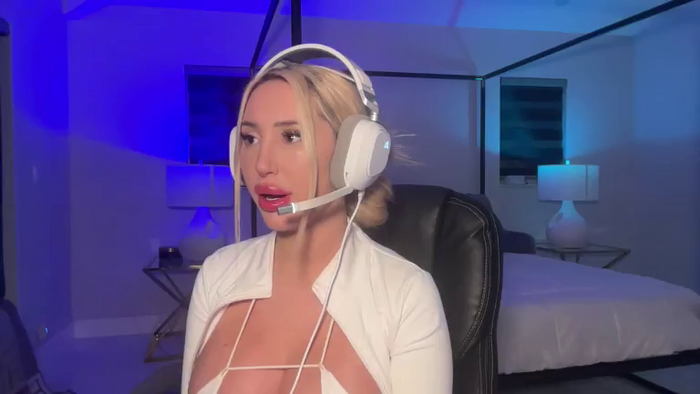 AmandaAndrewsxx