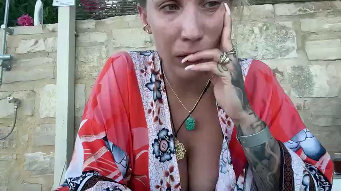 VivianUK