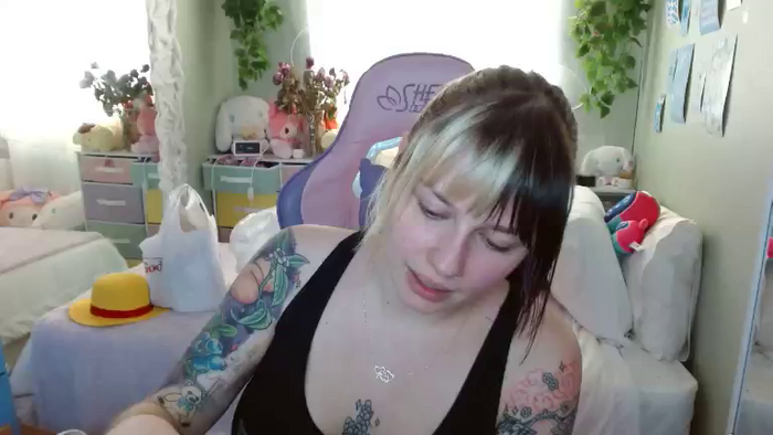 Angelina_Glass