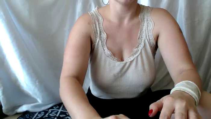 BettyGirlKiss