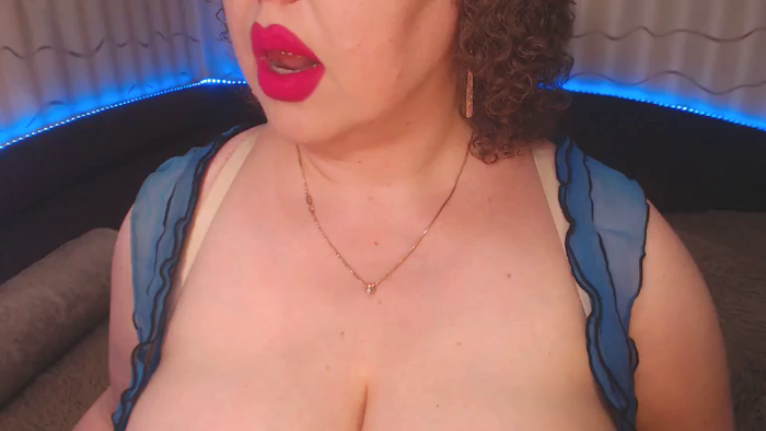 CurvyKatty40DD