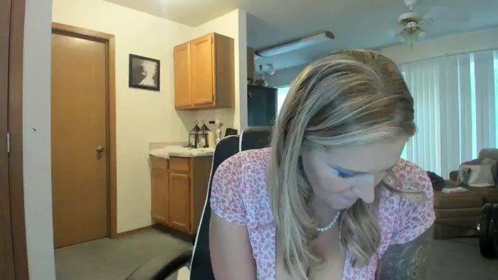 Hottyhousewife18