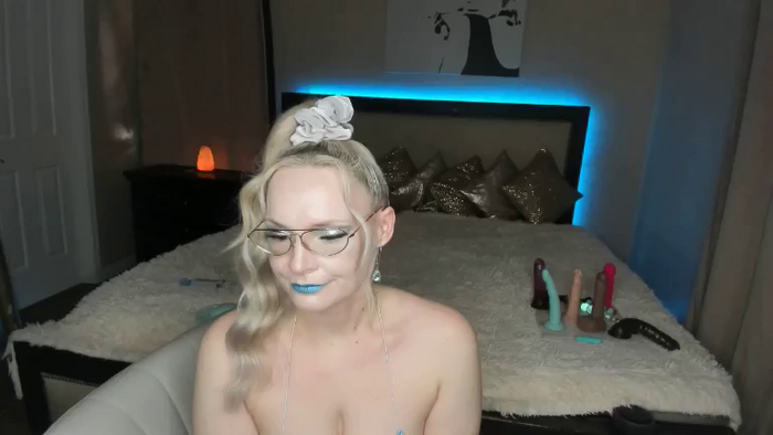 LanaBackwards