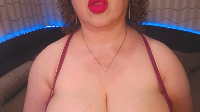 CurvyKatty40DD