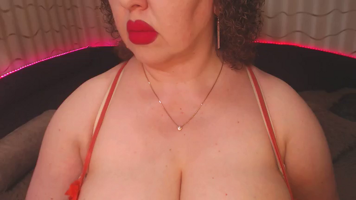 CurvyKatty40DD