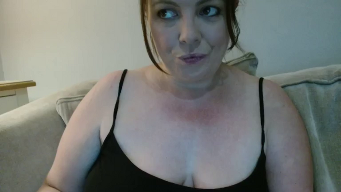 CurvyCourtneyUK