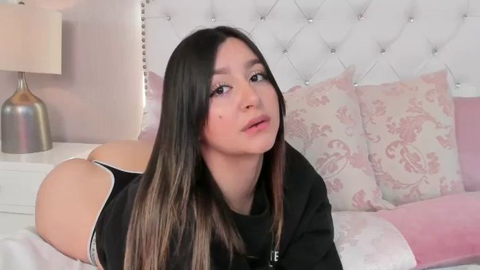 AnnieLeonii