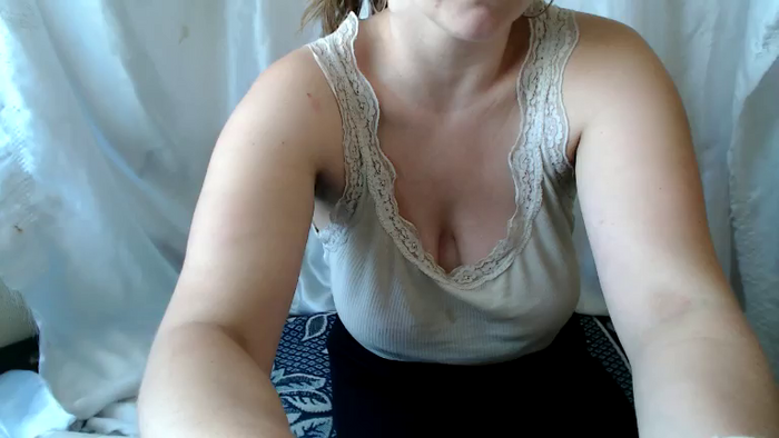BettyGirlKiss
