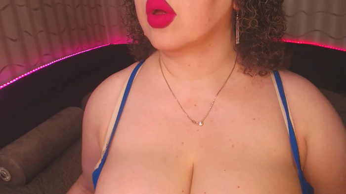CurvyKatty40DD