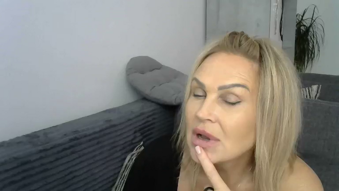 Evie_Paige