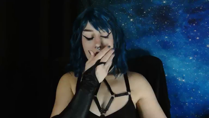MissVikkiBlue