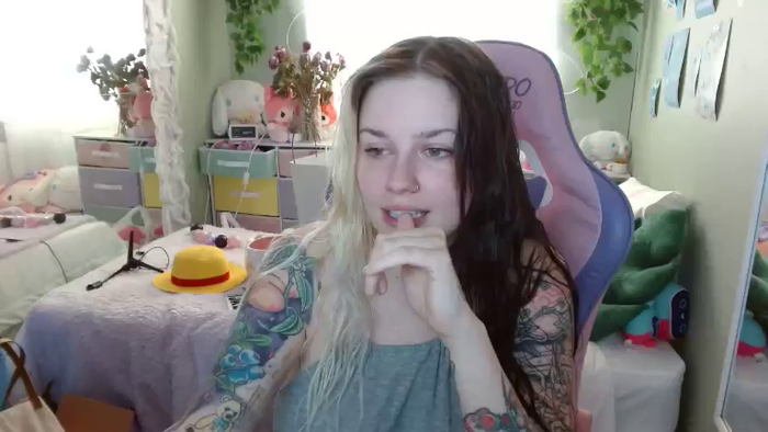 Angelina_Glass