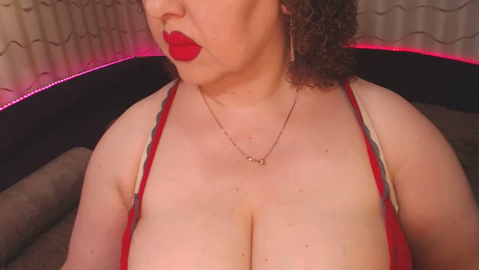 CurvyKatty40DD