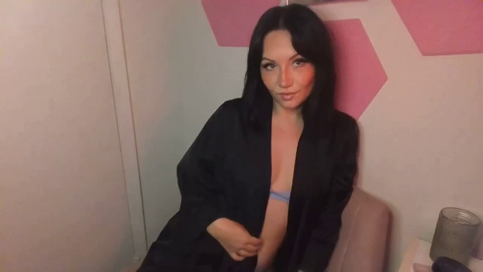 MiaHolland