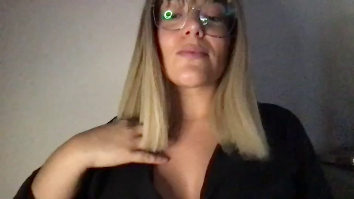 MistressLouUK