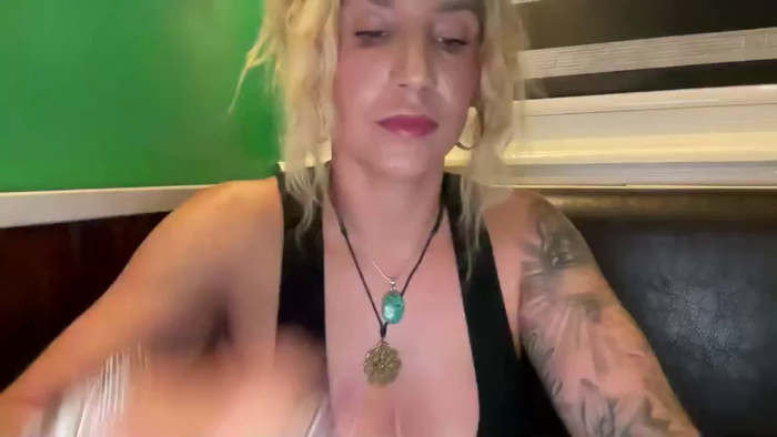 VivianUK