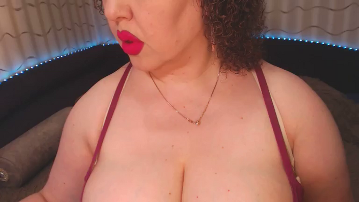 CurvyKatty40DD