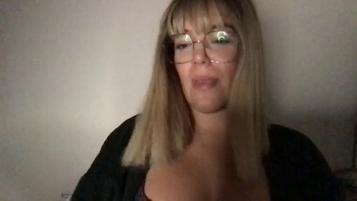 MistressLouUK