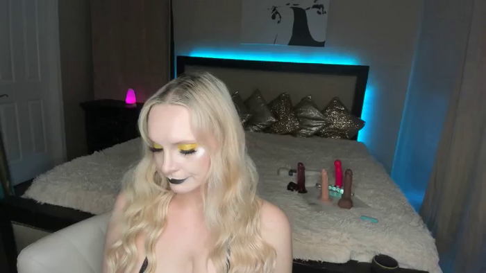 LanaBackwards