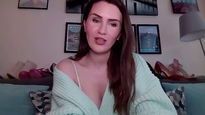 Cardi_Queen