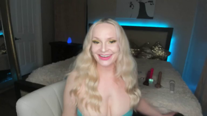 LanaBackwards