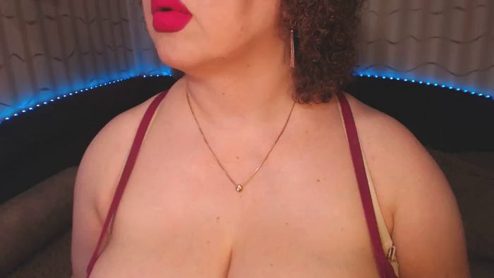 CurvyKatty40DD