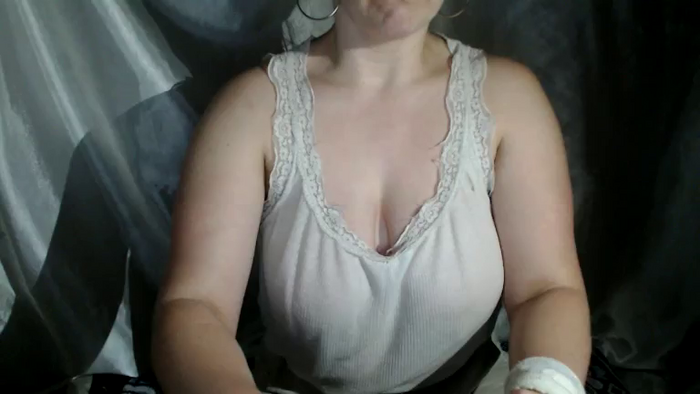 BettyGirlKiss