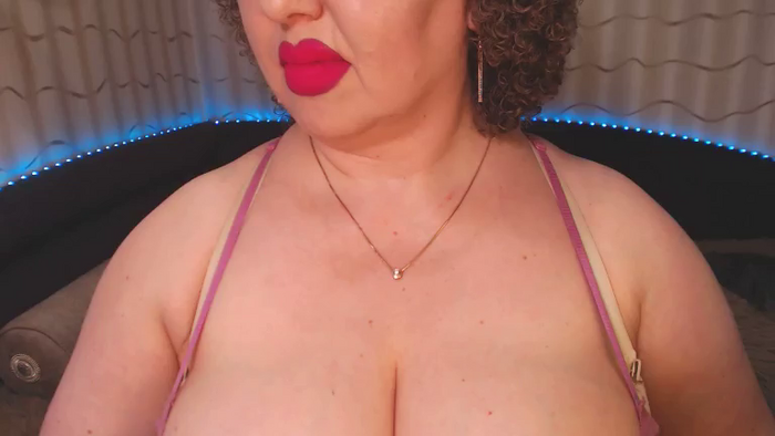 CurvyKatty40DD
