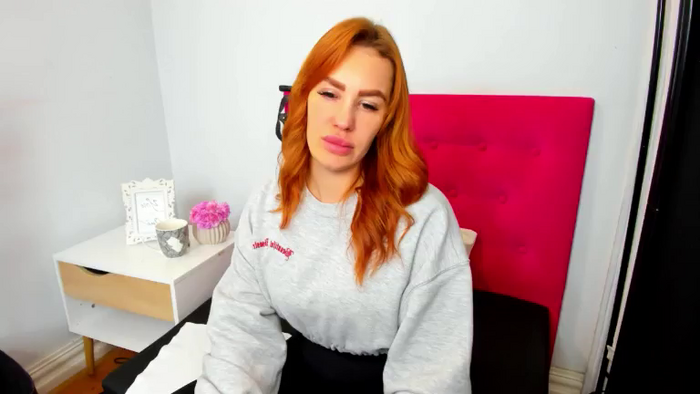 ZoeRedHot