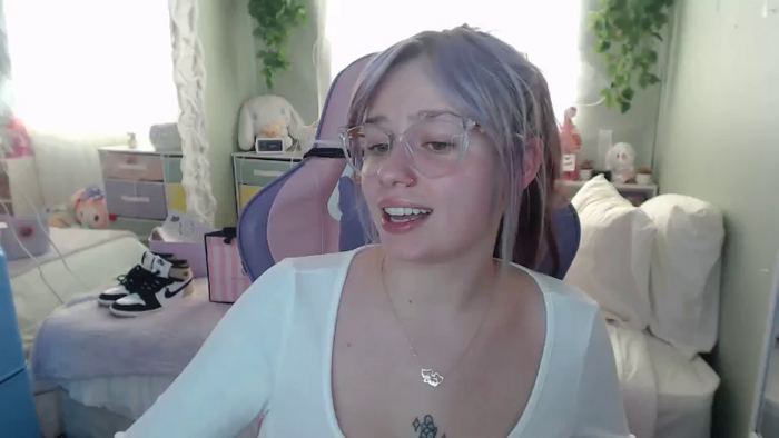 Angelina_Glass